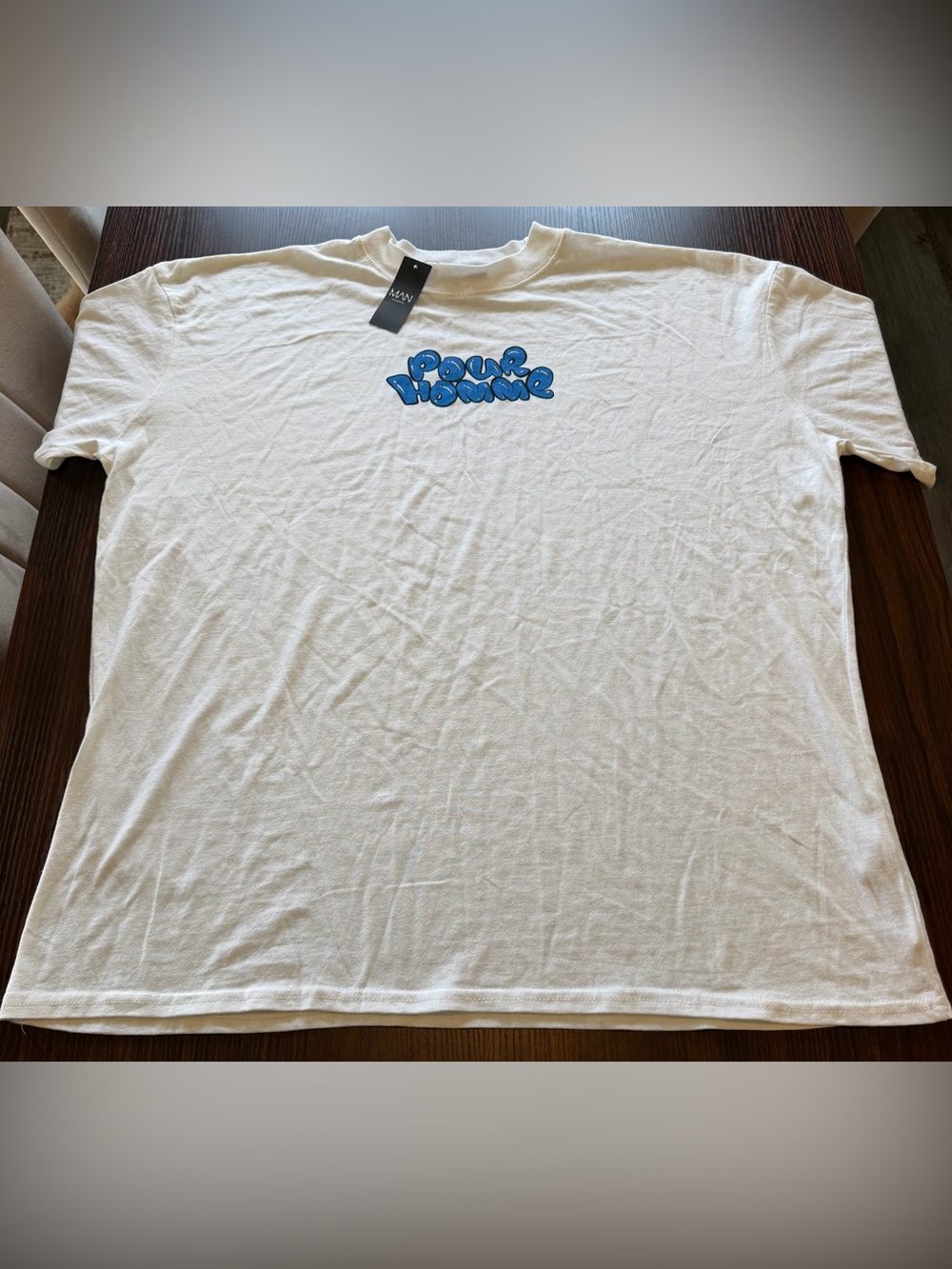 NWT boohooMAN Mens White Oversized Extended Neck Pour Homme Graphic T-Shirt M